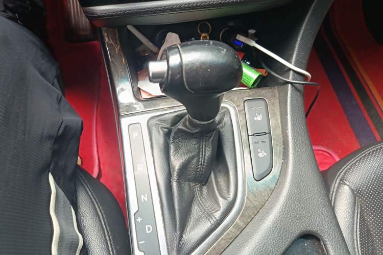 Used Kia K5 2015 2.0L Automatic LUX Gear Lever