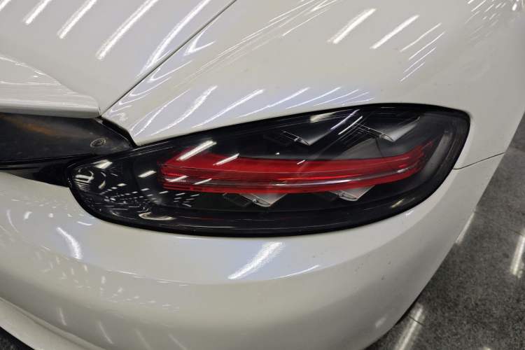 Used Porsche 718 2016 Cayman 2.0T
