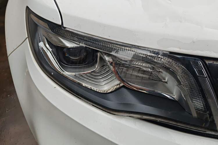 Used Geely Auto Emgrand X7 Sport 2018 1.8TD Automatic Two-Wheel Drive Smart Connect 4G Internet Edition