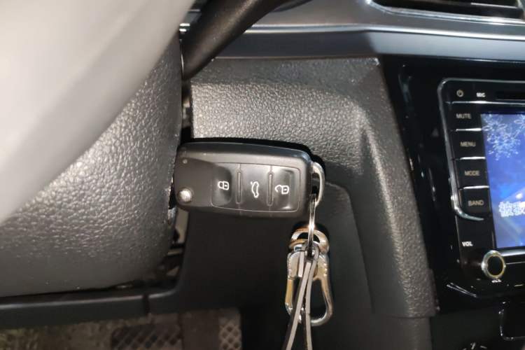 Used Volkswagen Bora 2016 1.6L Automatic Fashion Model
