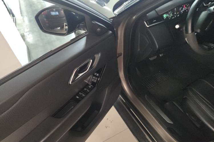 Used Land Rover Range Velar 2017 P380 R-DYNAMIC S Driver Seat