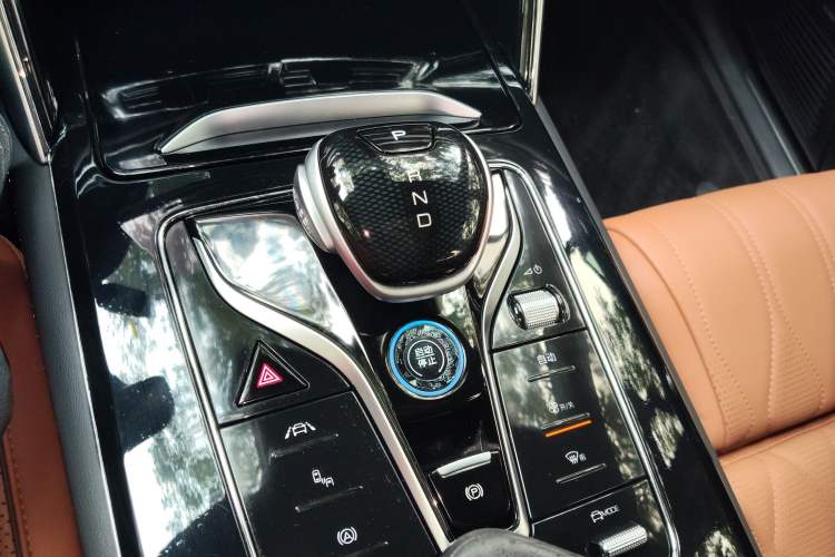 Used BYD Tang New Energy 2023 DM-i Champion Edition 112KM Prestige Model Gear Lever