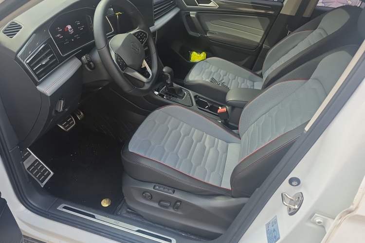 Used Volkswagen Tiguan X 2023 Facelift 330TSI Two-Wheel-Drive Prestige Flagship Edition Left Front Seat