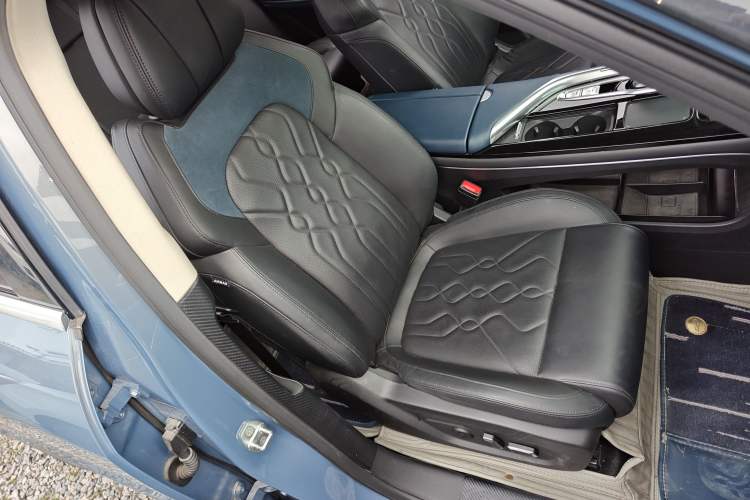 Used VOYAH FREE 2021 Four-Wheel Drive Standard All-Electric Exclusive Luxury Package