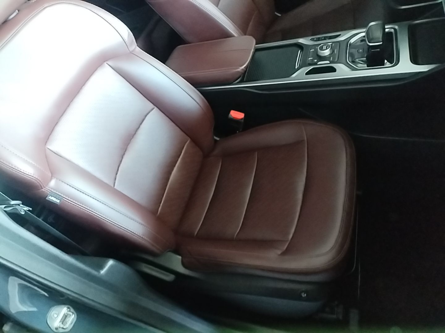 Geely Auto Haoyue 2022 1.8TD DCT Luxury 7-Seater — снимка 19