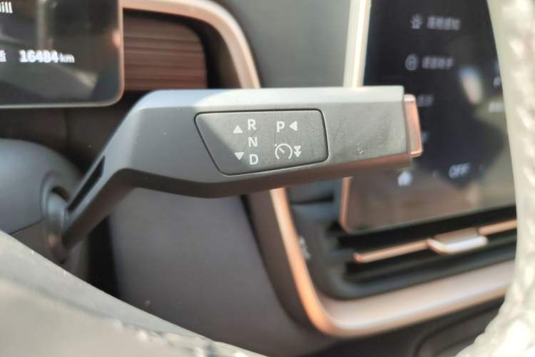 Used Dongfeng eπ eπ008 2024 210Max Range-Extended Version 6 Seats