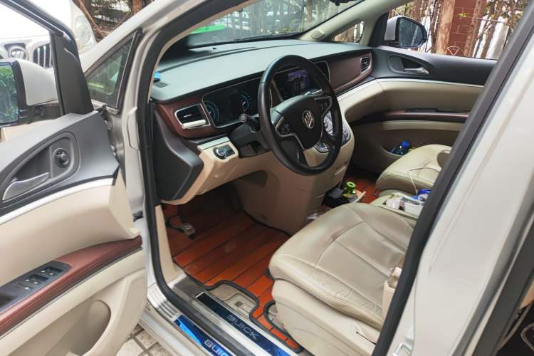 Used Buick GL8 2014 3.0L GT Luxury Business Haoya Edition