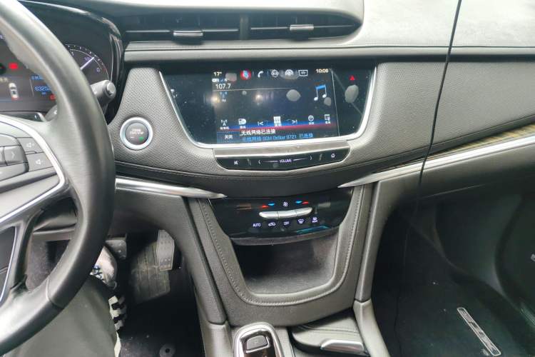 Used Cadillac XT5 2018 25T Tech Model Audio And AC Panel