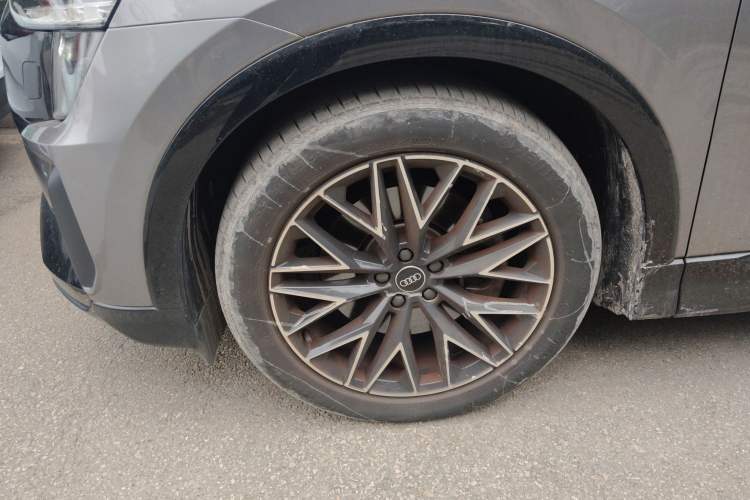 Used Audi Q5 e-tron 2022 40 e-tron Starlight Edition Mech Kit

