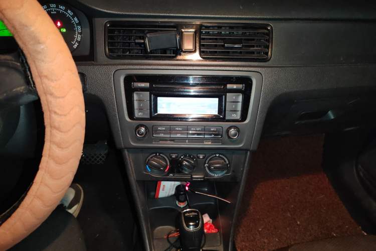 Used Skoda Rapid Spaceback 2014 1.6L Automatic Enjoyment Edition