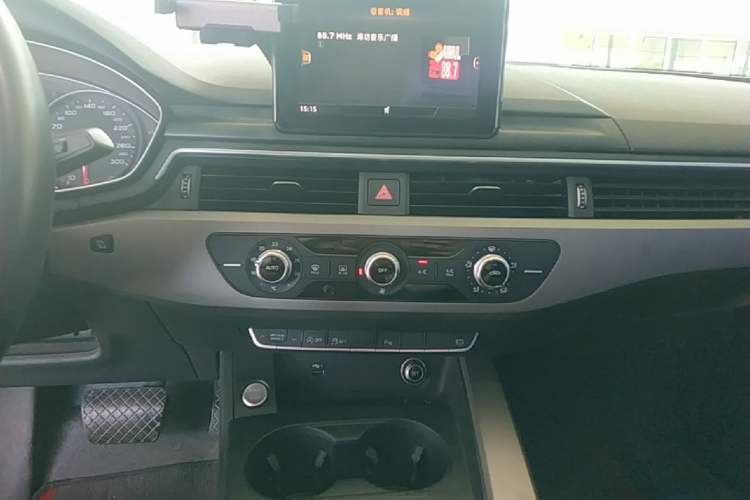 Used Audi A4L 2019 40 TFSI Ambition China VI
