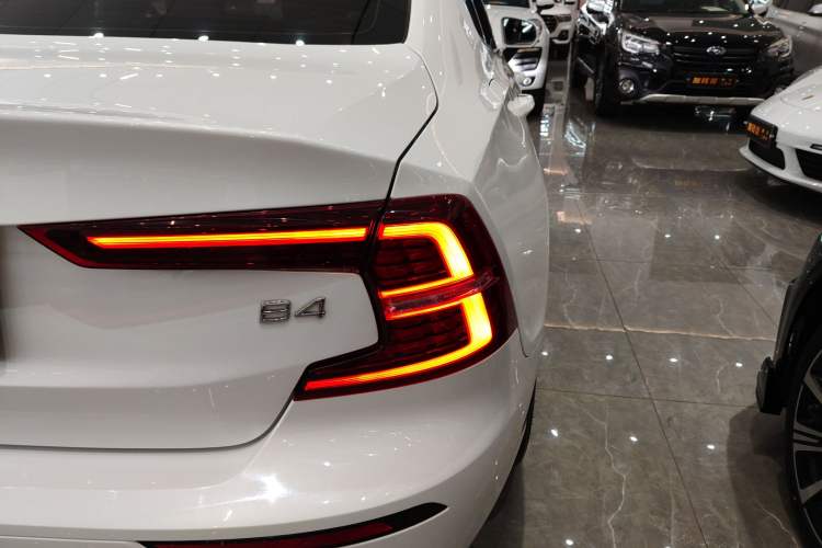 Used Volvo S60 2024 B4 Zhiyuan Luxury Edition