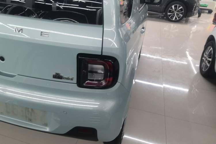 Used Geely Galaxy Panda 2023 Panda Mini 200km Endurance Bear Right Rear Taillight