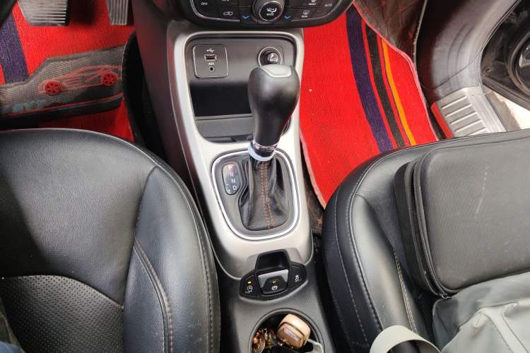 Used Jeep Compass 2017 200T Automatic Family Edition Gear Lever