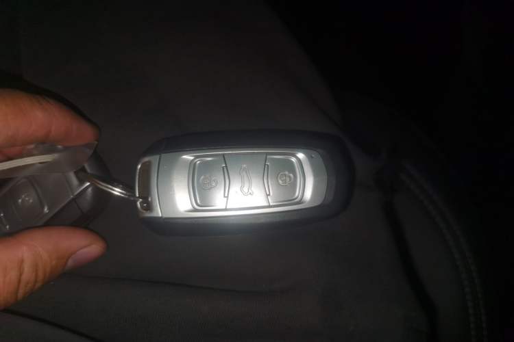 Used Geely Auto Emgrand X7 Sport 2020 1.8TD DCT Two-Wheel Drive Smart Connect 4G-Enabled Version
