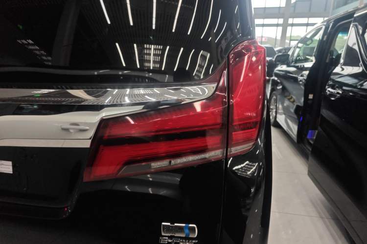 Used Toyota Alphard 2021 Dual-Engine 2.5L Luxury Edition Right Rear Taillight