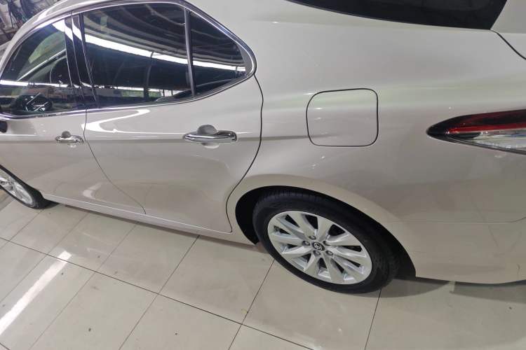 Used Toyota Camry 2019 2.0G Luxury Edition China VI Standard Exterior 3