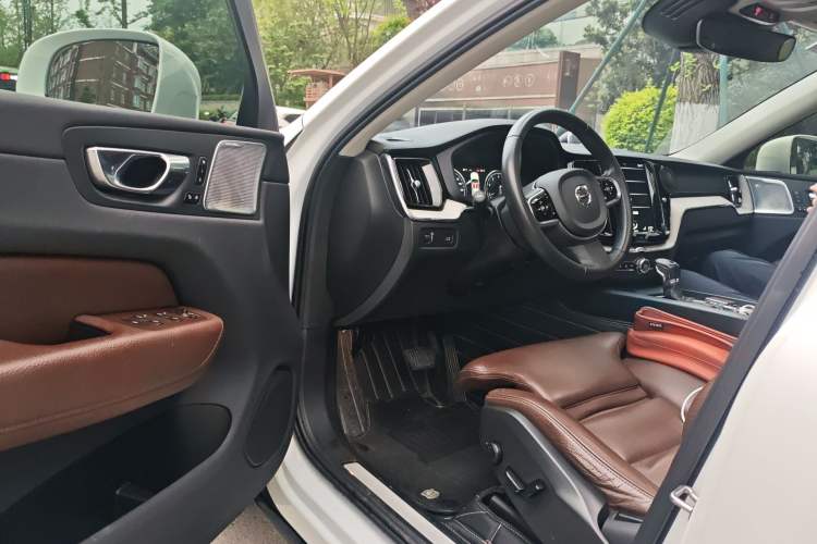 Used Volvo XC60 2020 T5 4x4 Smart Luxury Edition
