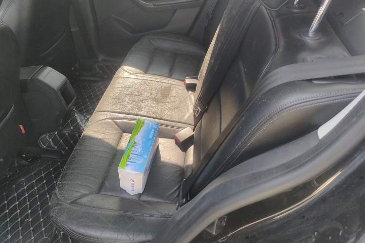 Used Volkswagen Lavida 2015 1.6L Manual Fashion Edition Left Rear Seat