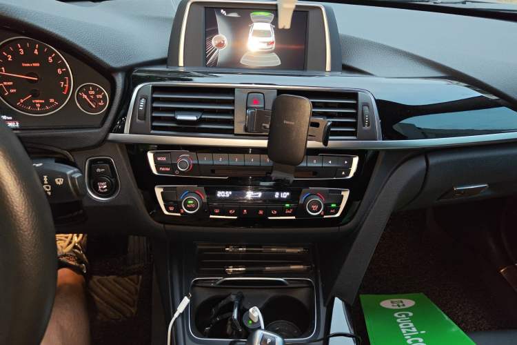 Used BMW 3 Series 2016 320Li Luxury Design Package
