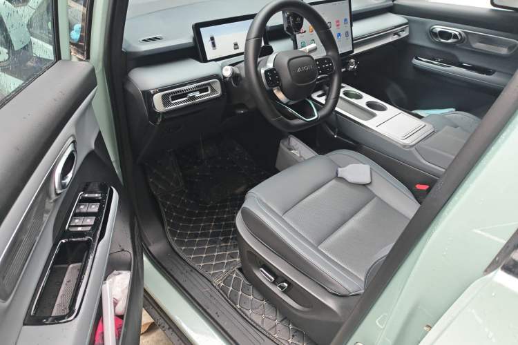 Used AION Y 2022 Plus 70 Tech Edition Driver Seat