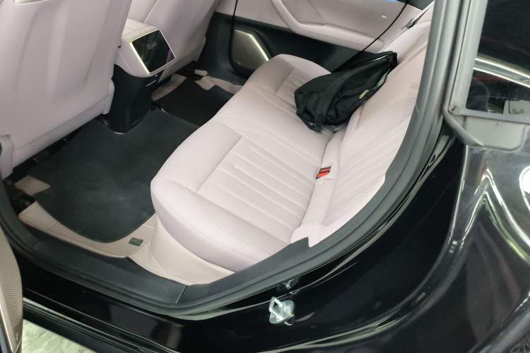 Used ONVO L60 2025 Model—60 kWh Rear-Wheel-Drive Version
