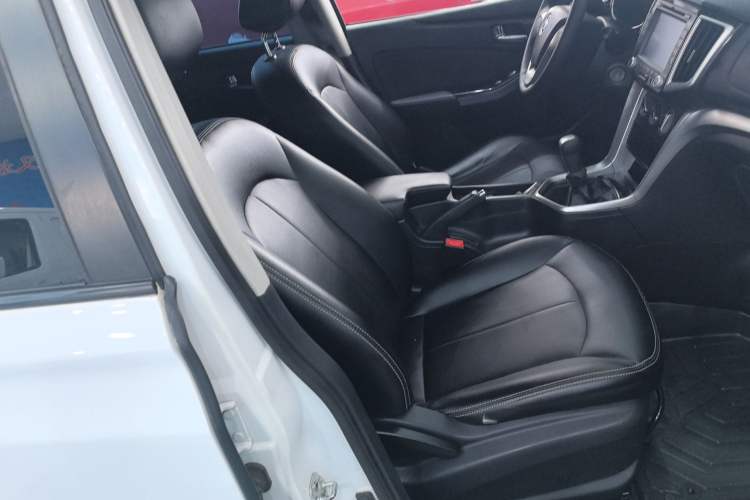 Used Venucia T70 2016 1.6L Manual Ruixing Edition Right Front Seat