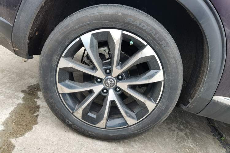 Used CHANGAN CS85 COUPE 2019 1.5T DCT Dynamic Version China VI Standard Right Rear Wheel Hub