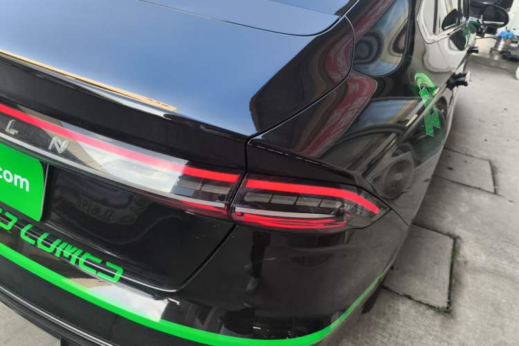 Used Lincoln Z 2022 Revised Version II iCool Deluxe Edition Right Rear Taillight