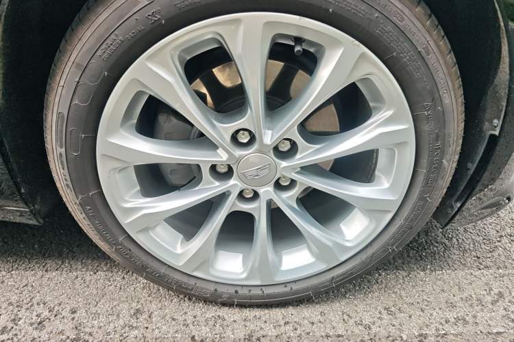 Used Cadillac CT5 2023 28T Luxury Edition (Standard Version) Right Front Wheel Hub