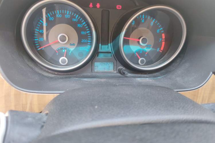 Used Buick Excelle 2015 1.5L Automatic Classic Model Odometer Close Up