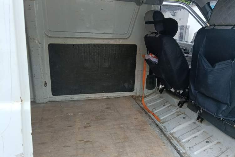 Used Dongfeng Yufeng EM26 2023 High-End Model 41.86 kWh CATL Left Rear Seat