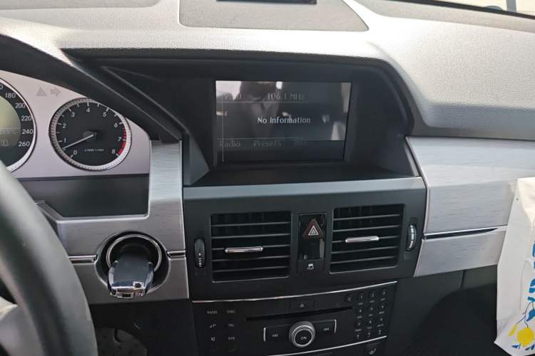 Used Mercedes-Benz GLK-Class 2012 GLK 300 4MATIC Dynamic Edition Audio And AC Panel