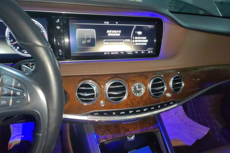 Used Mercedes-Benz S-Class 2014 S 400 L Prestige Edition Audio And AC Panel