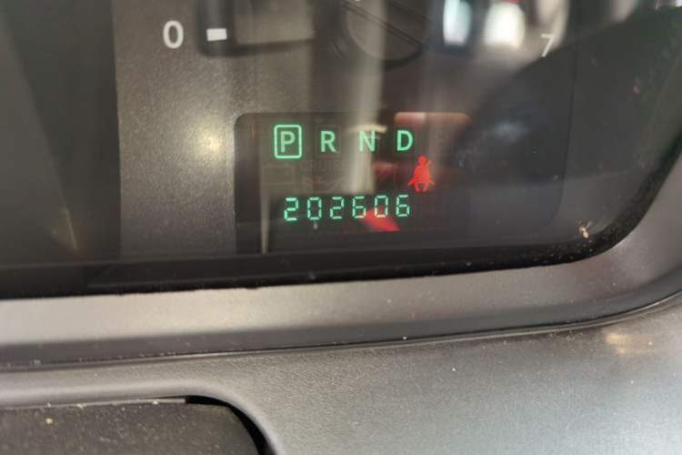Used Dodge Journey 2010 2.7 Odometer Close Up