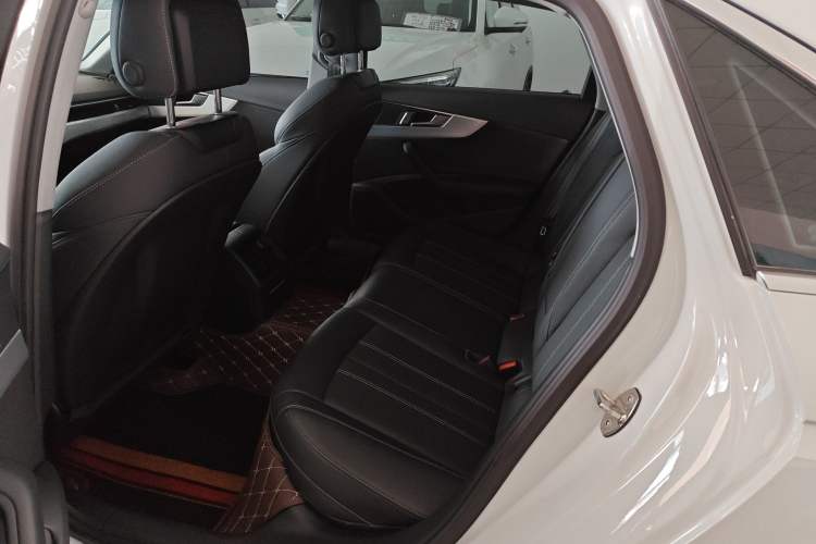 Used Audi A4L 2024 40 TFSI Fashion Dynamic Model