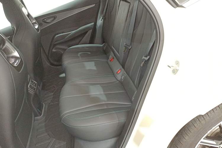 Used BYD Seal 06 New Energy 2025 DM-i Smart Drive 120KM Deluxe Model Left Rear Seat