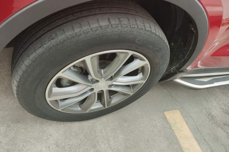 Used Geely Auto Emgrand X7 Sport 2018 1.8TD Automatic Two-Wheel Drive Smart Connect 4G Internet Edition Left Front Wheel Hub