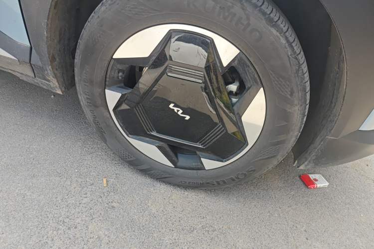 Used Kia EV5 2024 530 Land Right Front Wheel Hub