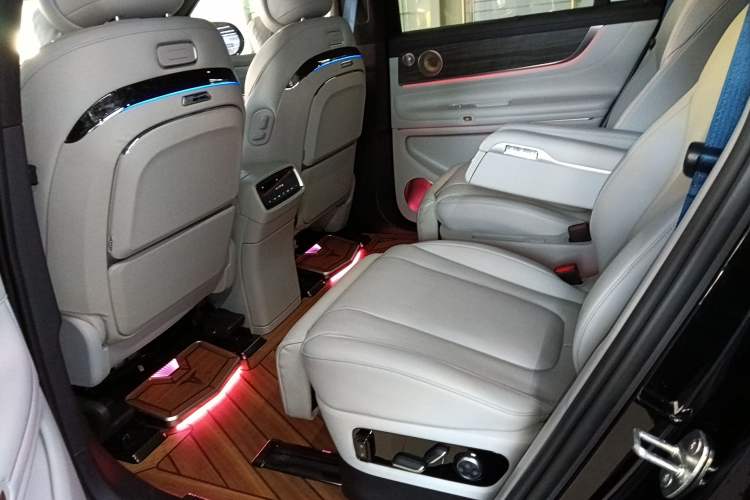 Used Hima AITO M9 2024 Range-Extended Max Edition 42 kWh 6-Seater Version
