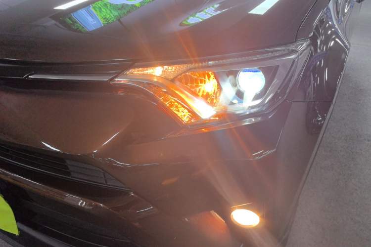 Used Toyota RAV4 2019 2.0L CVT Two-Wheel Drive Pioneer Edition China V Standard
