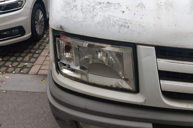 Used Iveco Daily 2014 2.5T-A35 NJ6484ACM47Z4 Right Front Headlight
