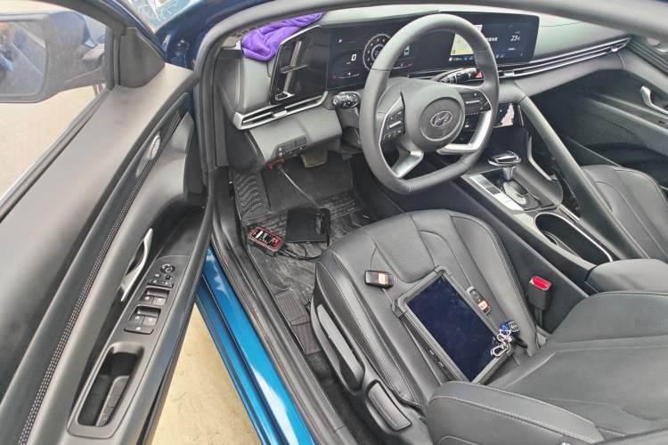 Used Hyundai Elantra 2022 1.5L CVT GLX Elite Edition Driver Seat