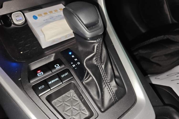 Used Toyota Wildlander 2024 2.0L CVT Two-Wheel Drive Leading Edition Gear Lever