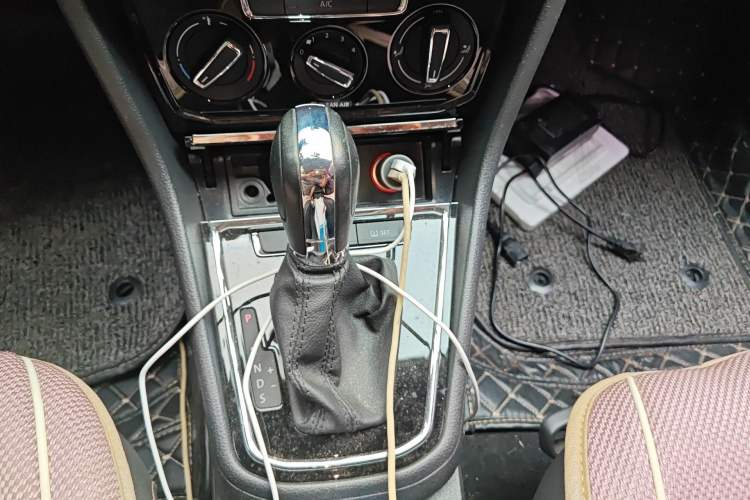 Used Volkswagen Bora 2017 1.6L Automatic Comfort Model Gear Lever