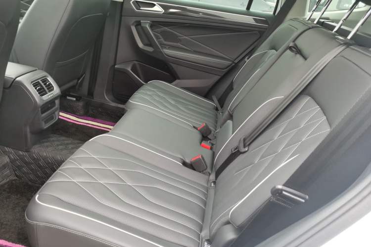 Used Volkswagen Tiguan L 2024 300TSI Automatic Two-Wheel Drive Smart Edition Left Rear Seat