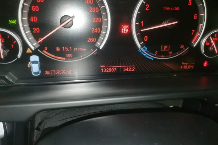 Used BMW X6 2017 xDrive35i Leading Model Odometer Close Up