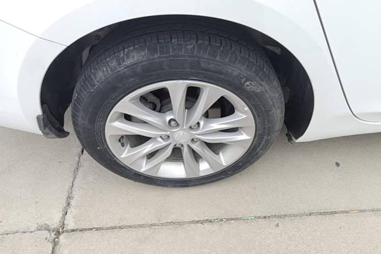 Used Buick Verano 2019 Sedan 20T Dual-Clutch Leading Model