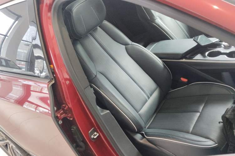 Used Cadillac LYRIQ 2022 Rear-Drive Long-Range Prestige Edition
