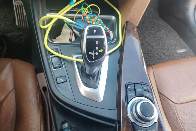 Used BMW 3 Series 2014 320Li Luxury Design Package Gear Lever